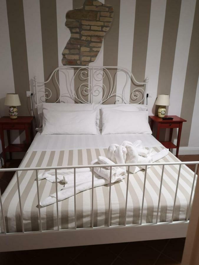 B&B La Casa Del Prete ริปาตรานโซเน ภายนอก รูปภาพ
